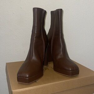 Steve Madden size 6.5 Felicity Brown